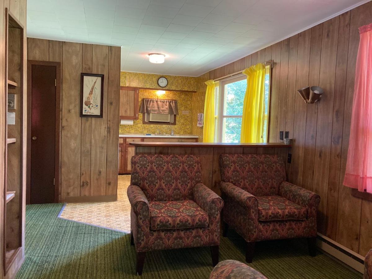 Musky Joe'S Twin Pines Resort New Post Екстериор снимка