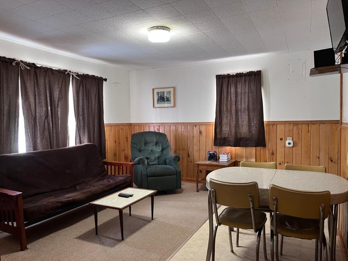 Musky Joe'S Twin Pines Resort New Post Екстериор снимка