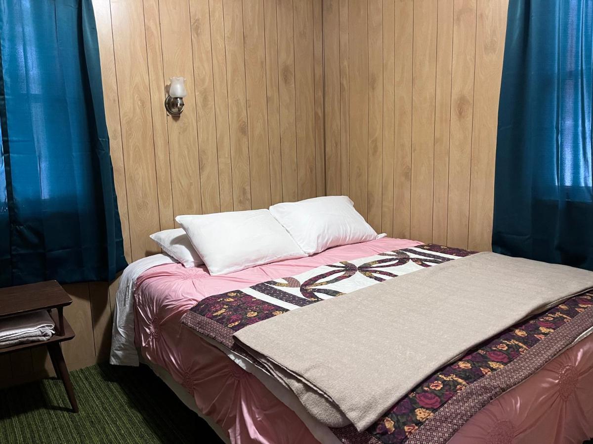 Musky Joe'S Twin Pines Resort New Post Екстериор снимка