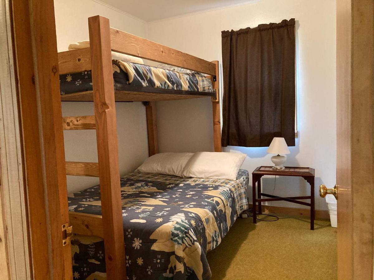 Musky Joe'S Twin Pines Resort New Post Екстериор снимка