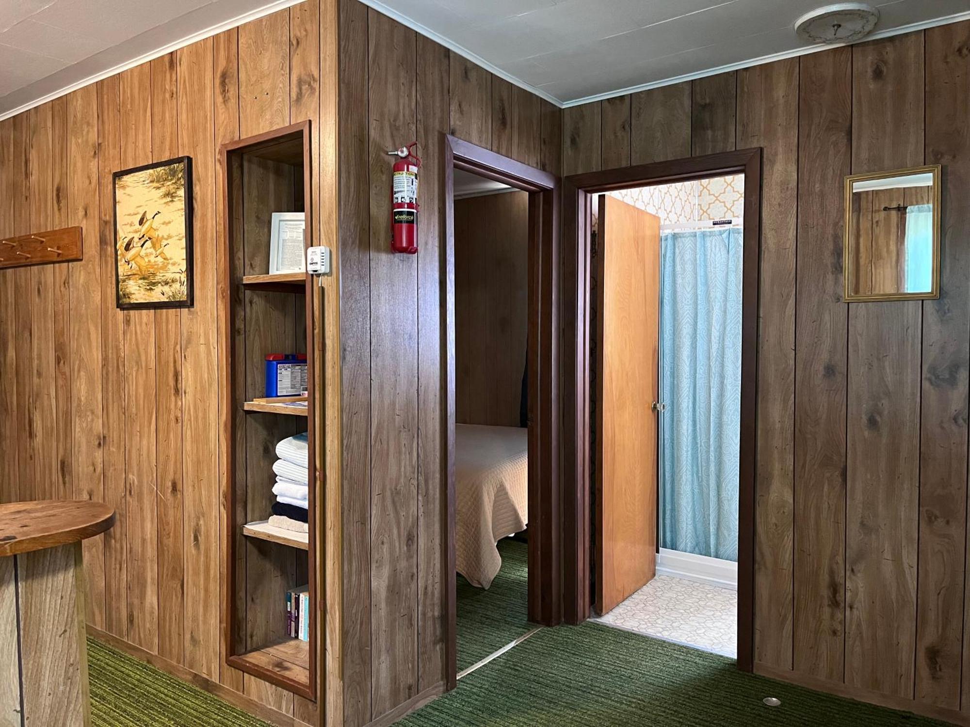 Musky Joe'S Twin Pines Resort New Post Екстериор снимка